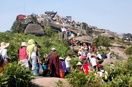 Yen Tu seeks spiritual visitors